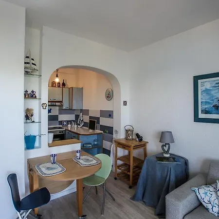 The Wind Rose Apartment *